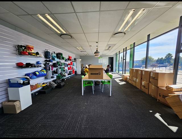 3,137M² WAREHOUSE TO LET IN HALFWAY HOUSE